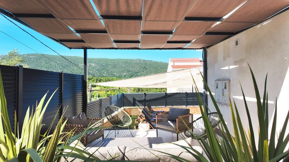 Patio, Natural landscape, View (from property/room), Balcony/Terrace, Seating area, Mountain view