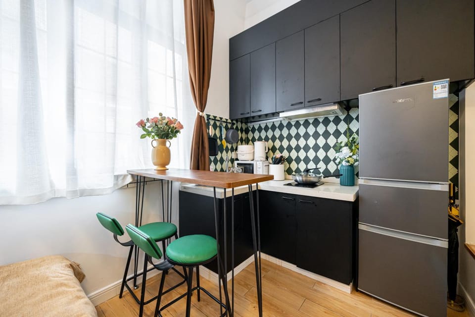 Kitchen or kitchenette, kitchen
