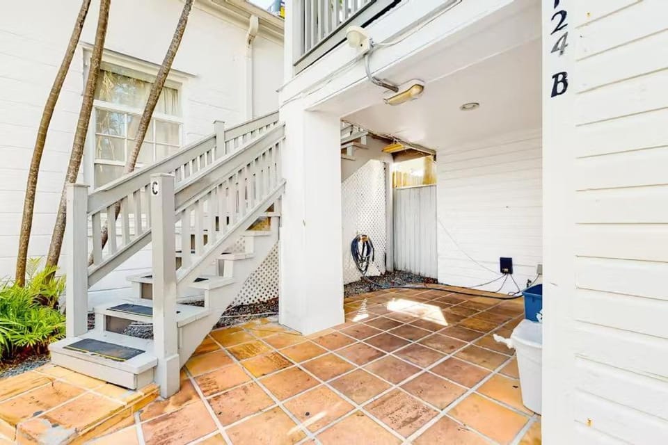 Property building, Balcony/Terrace