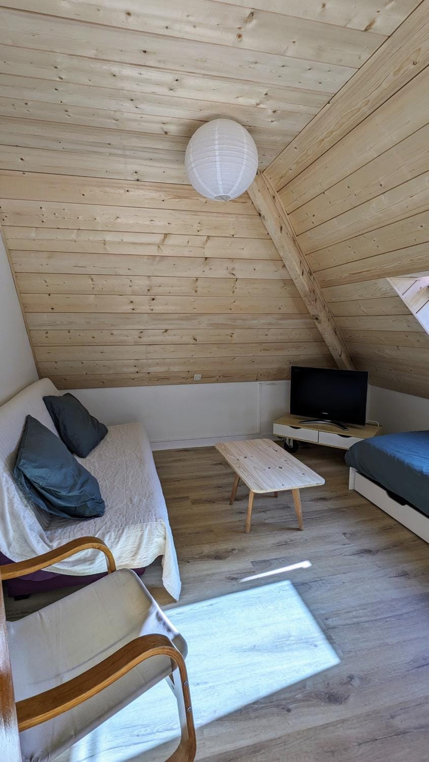 Communal lounge/ TV room