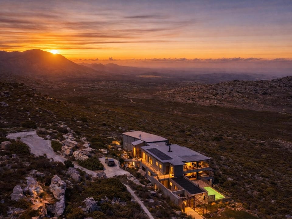 Property building, Bird's eye view, View (from property/room), Mountain view, Sunset