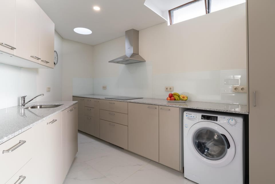 Kitchen or kitchenette, dishwasher, pet friendly, stove, washing machine