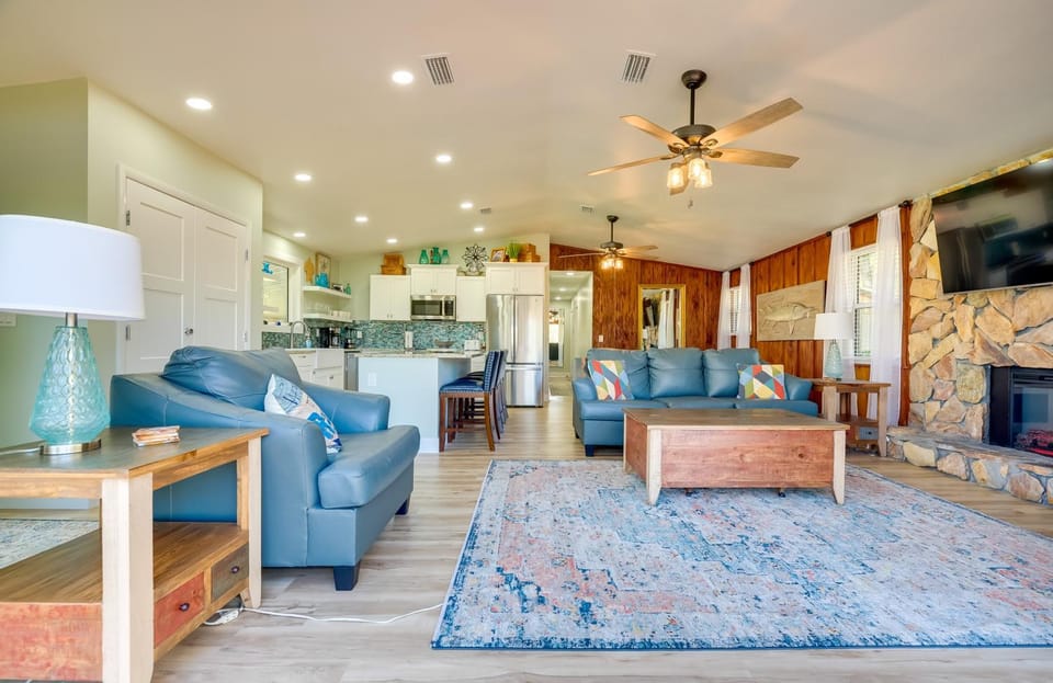 Waterfront Home w/ Boat Dock & Slip in Old Town! House in Florida