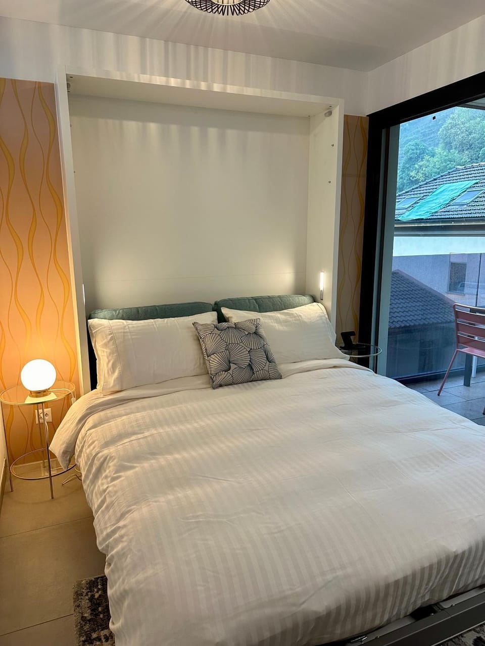 Bed, Living room, Photo of the whole room, Bedroom