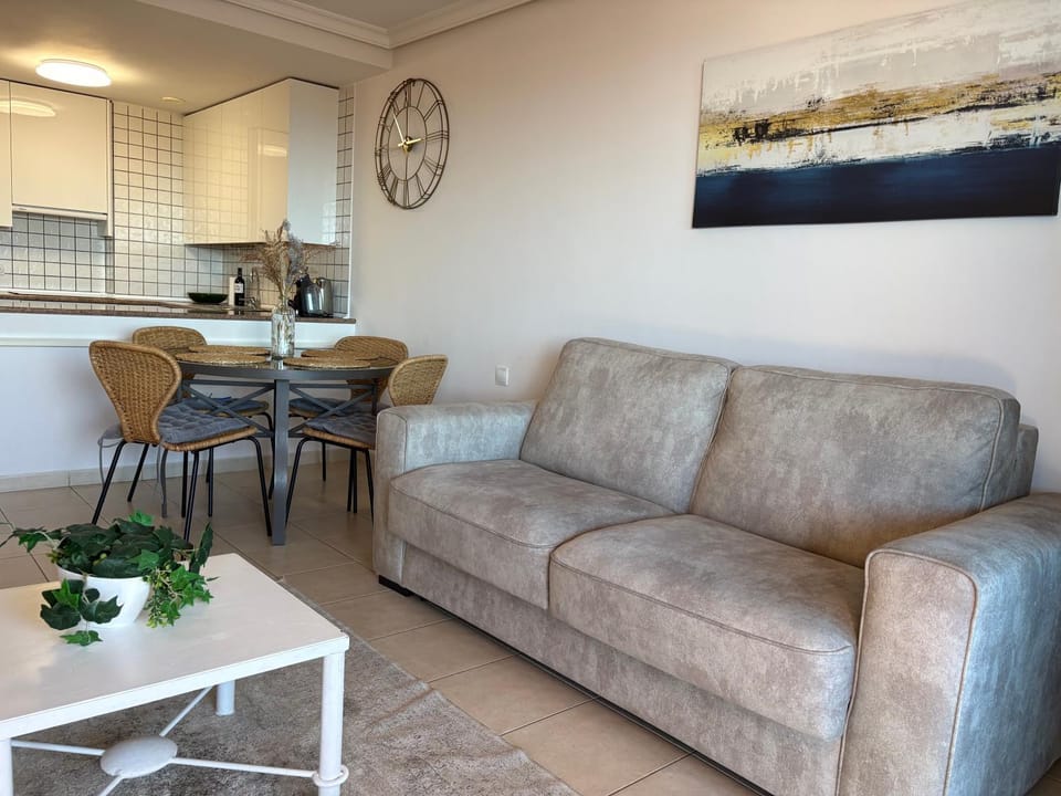 2BDR Ocean and la Gomera Vista Getaway Apartment in Acantilados de Los Gigantes