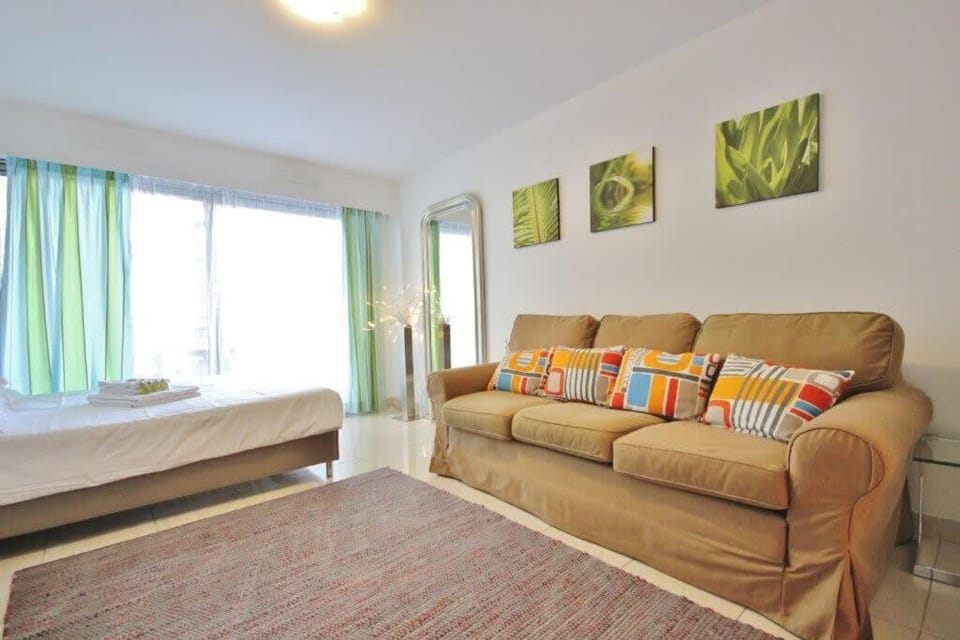 Le Palais de Med Studio Promenade des Anglais Apartment in Nice
