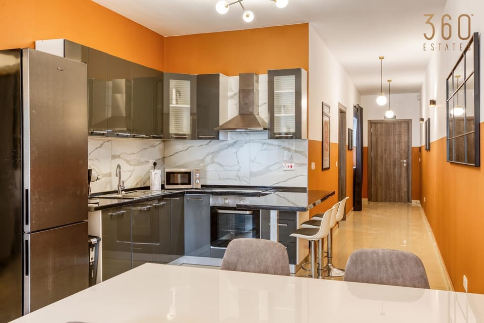 Kitchen or kitchenette, Dining area, minibar, oven, pet friendly, stove