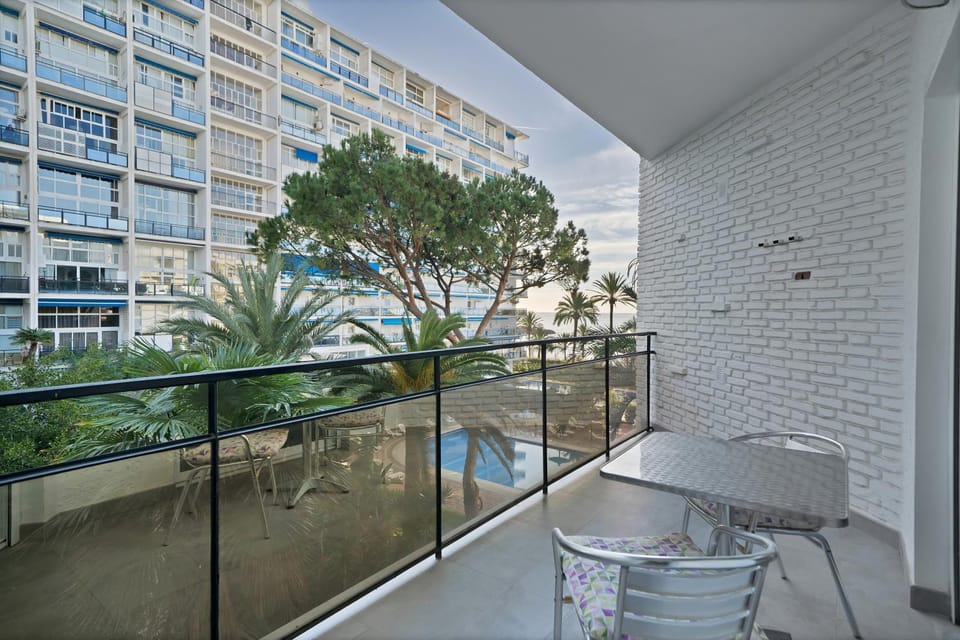 Balcony/Terrace, Pool view, Sea view