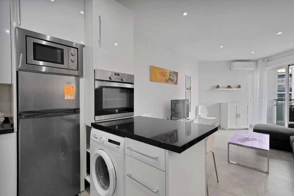 SKOL C320 - Wā Marbella Beach Apartment in Marbella