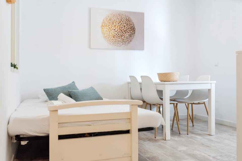 Bed, Living room