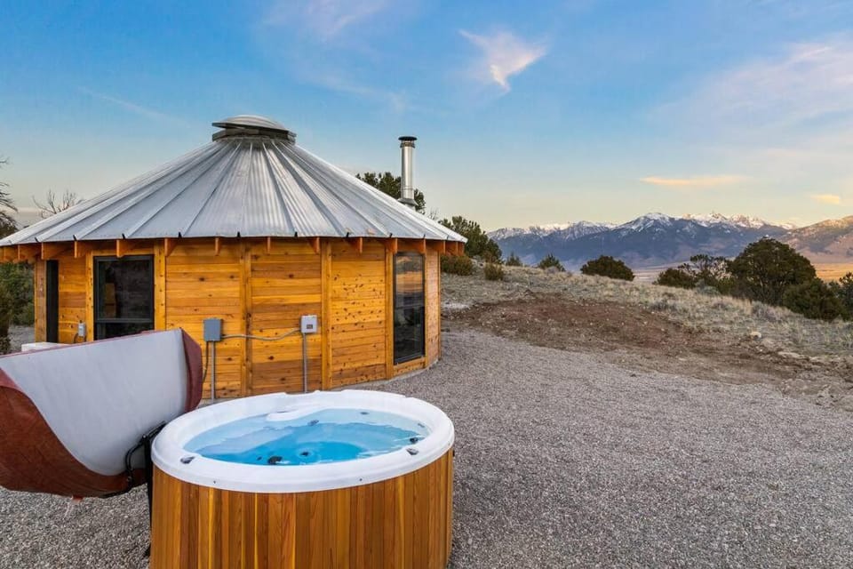 Mountain Yurt - Luxe Yellowstone Cabin I Condé Nast Cabin in Emigrant