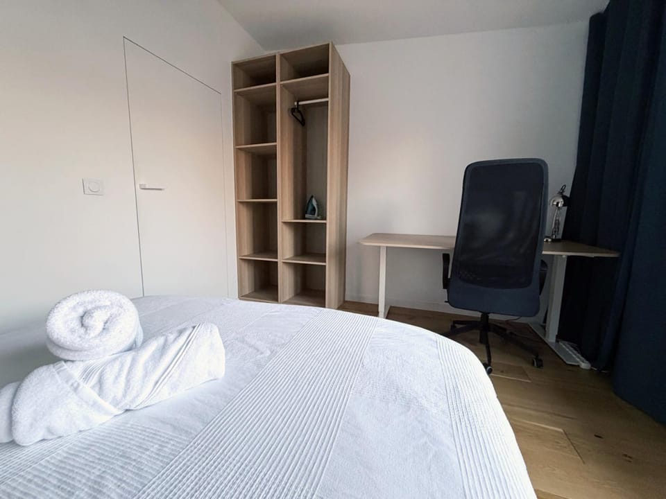 Bed, Bedroom