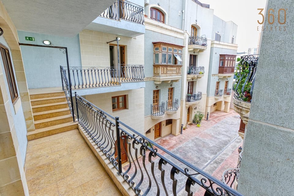 Property building, Day, Neighbourhood, View (from property/room), Balcony/Terrace, Street view