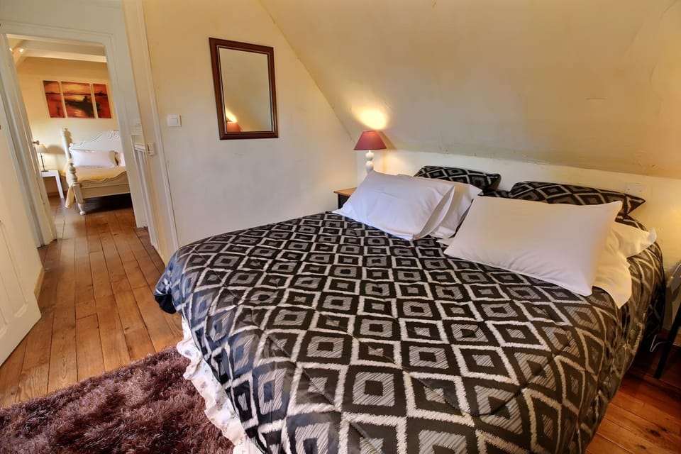 Property building, Living room, Bedroom