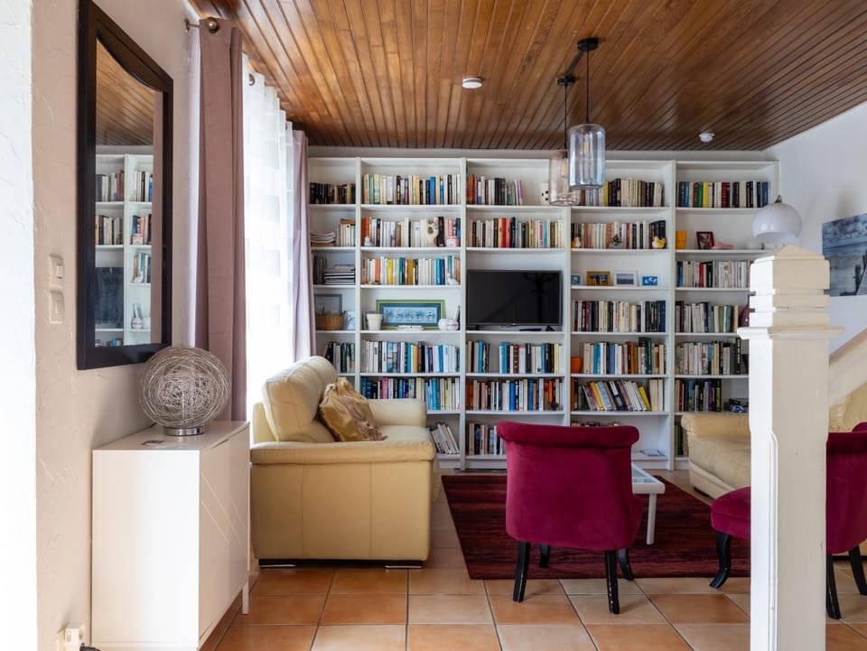 Property building, Living room