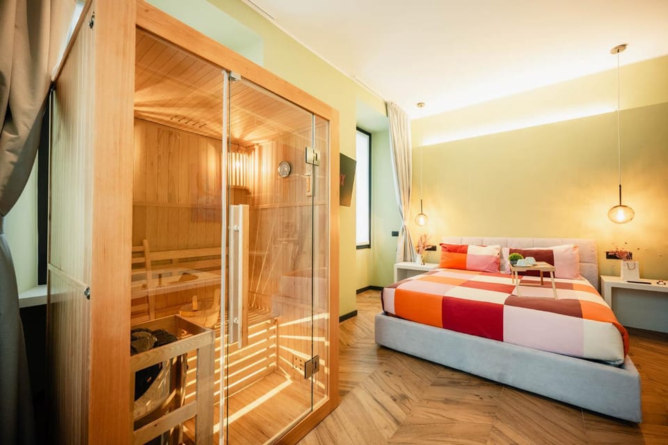 Bed, Sauna, Bedroom