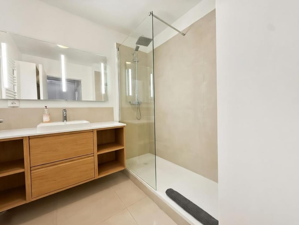 Shower, Bathroom