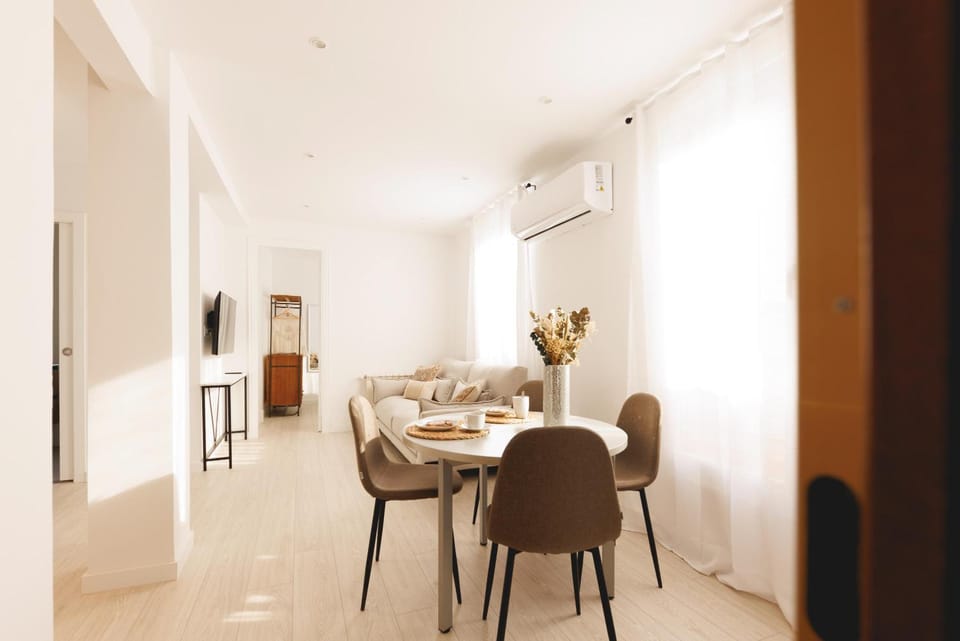 Living room, Dining area, air conditioner