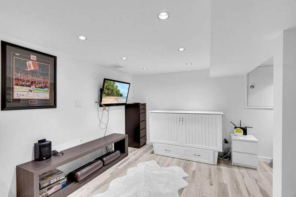 TV and multimedia, Photo of the whole room