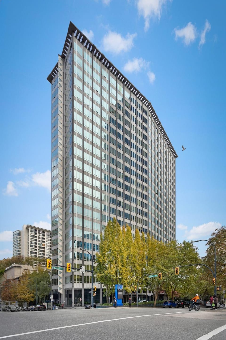 Central Downtown Highrise Condo Apartment in Vancouver