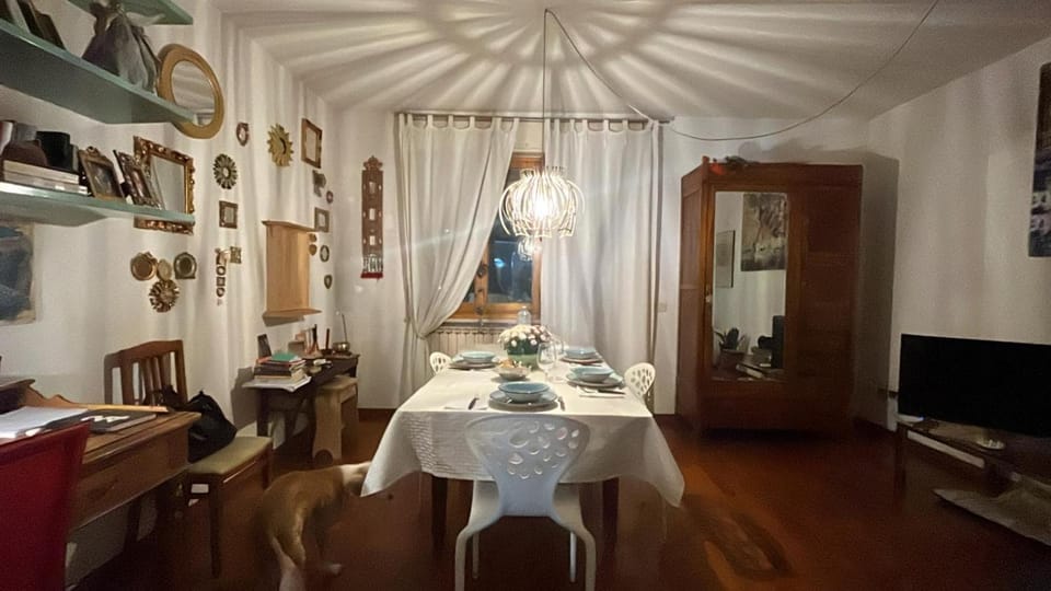 Living room, Breakfast