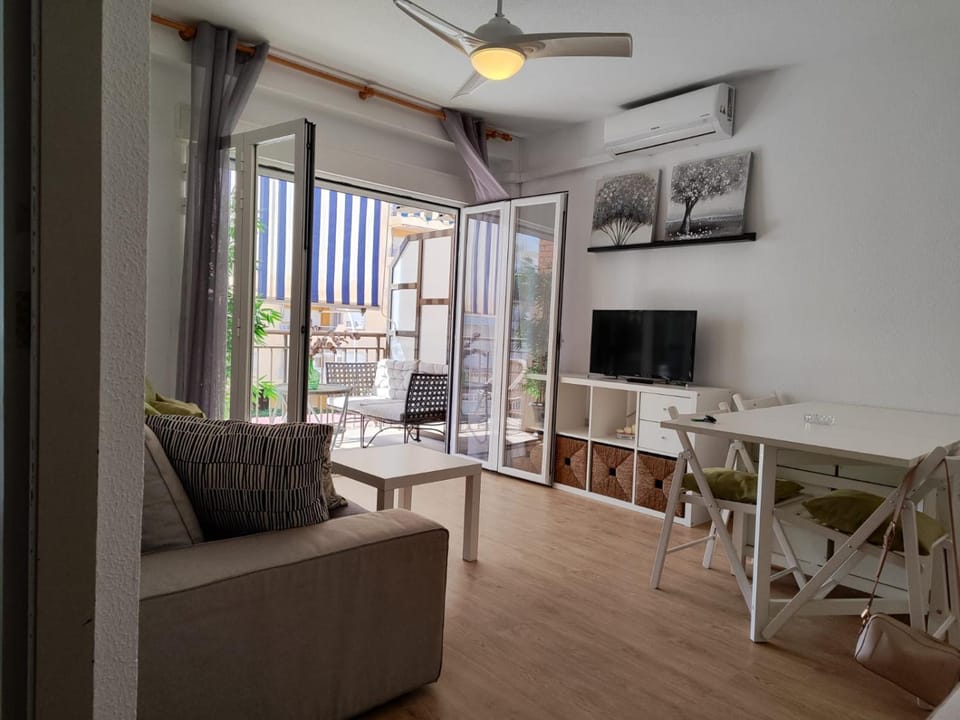 Roma V Solo Familias! SERVIPLAYA Apartment in Safor