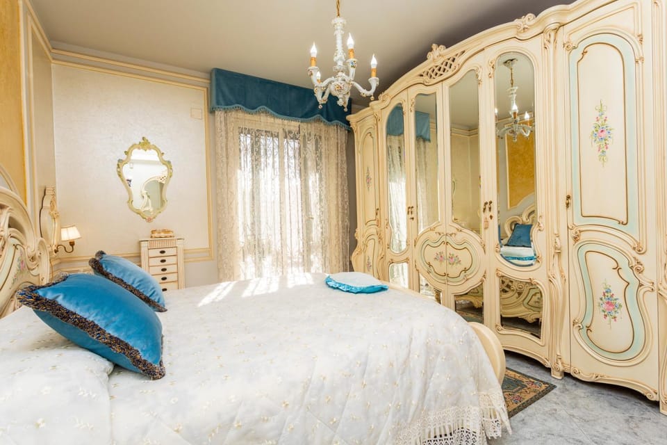 Living room, Bedroom