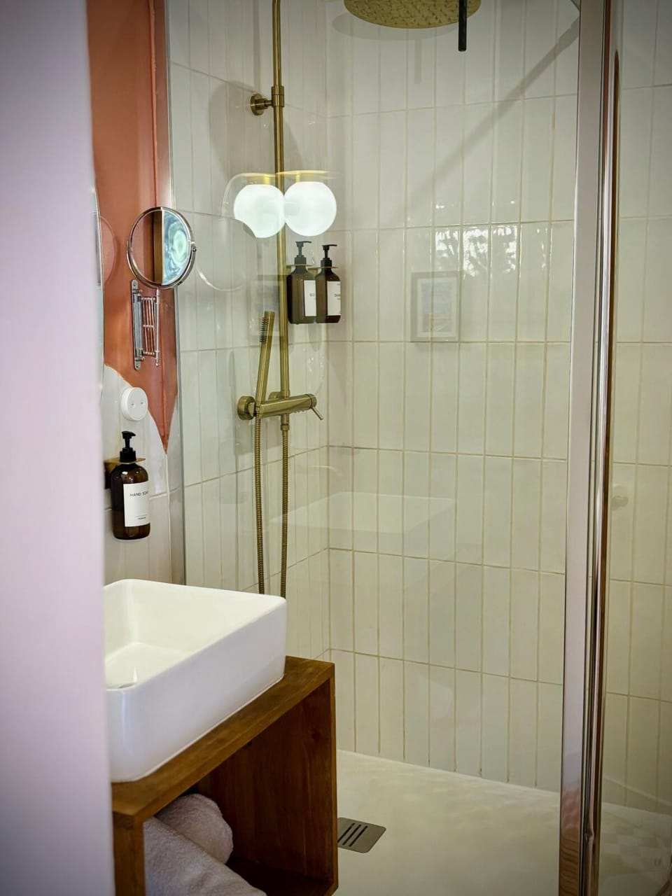 Shower, Bathroom, towels