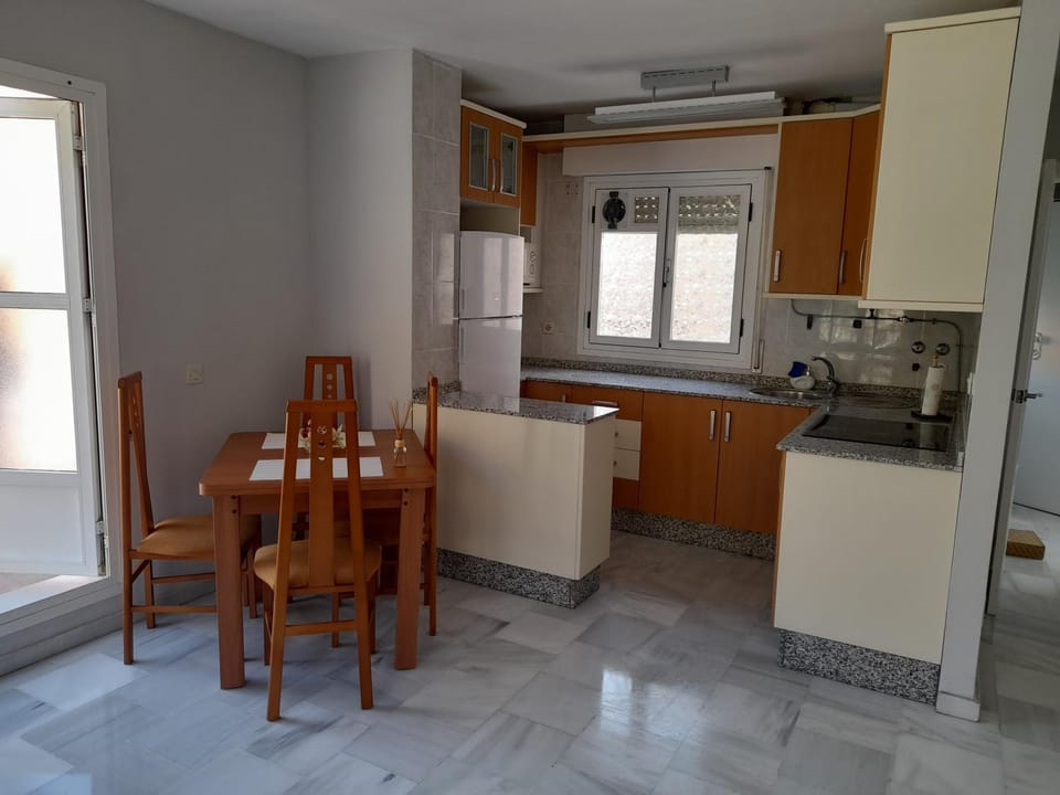 Property building, Kitchen or kitchenette, Living room
