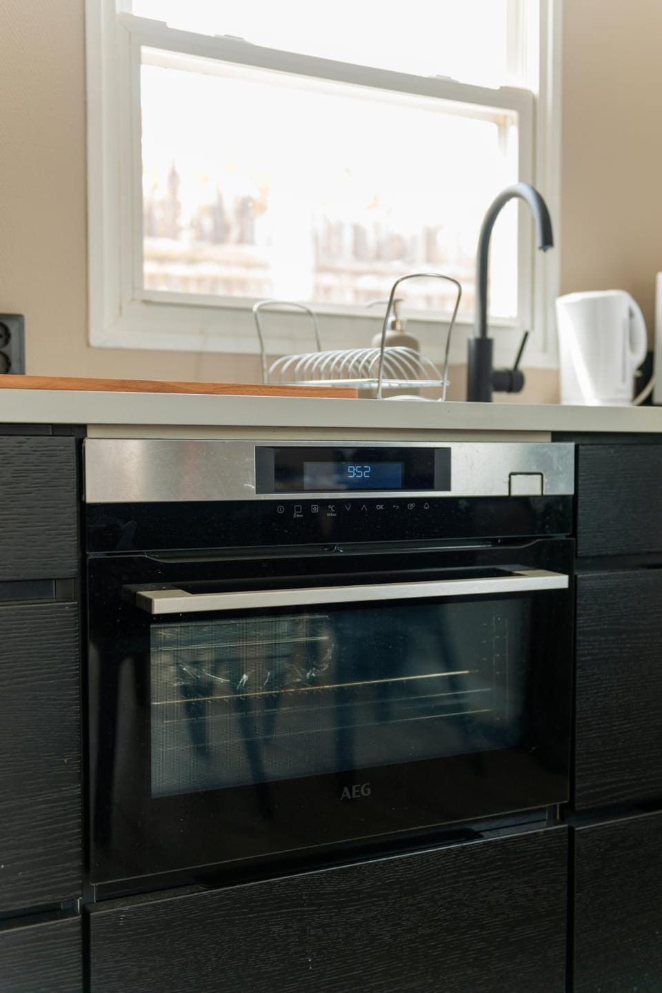 Kitchen or kitchenette, oven