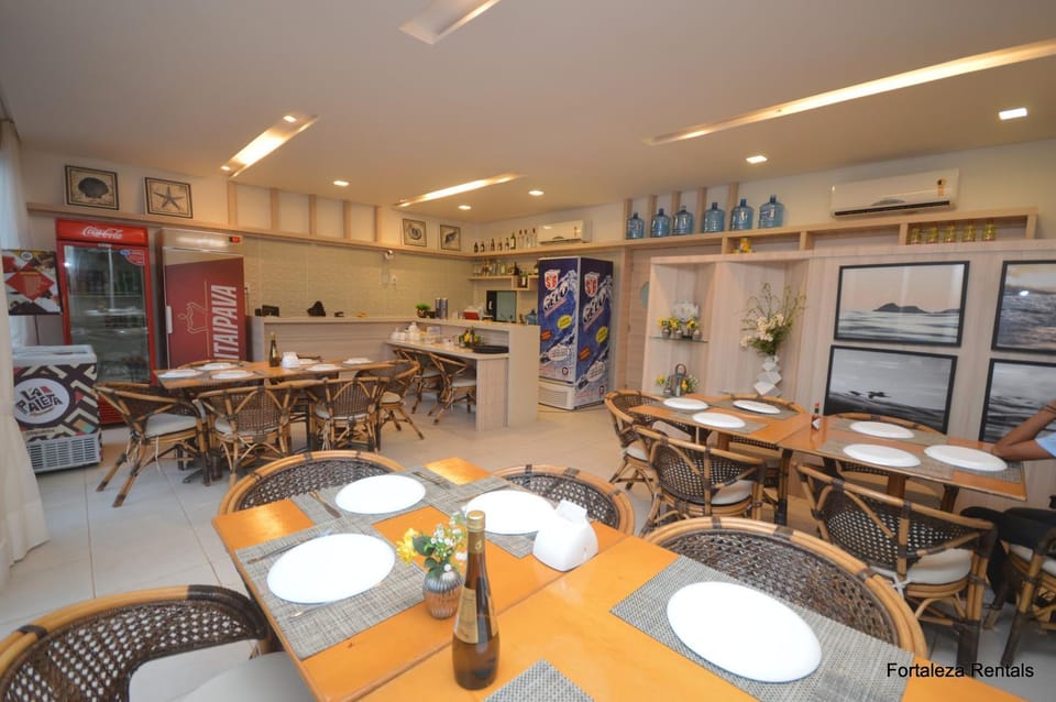 Restaurant/places to eat, Food and drinks