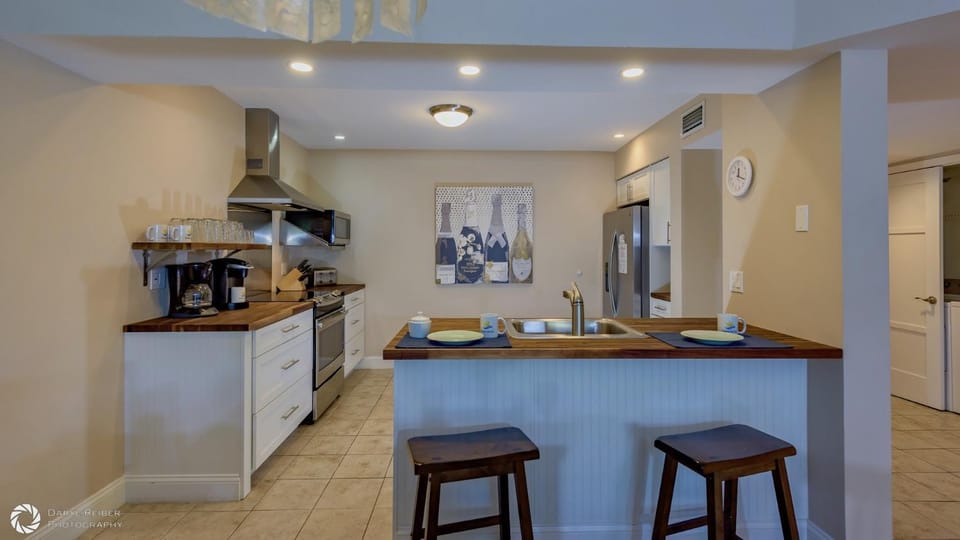 Follow The Sun by Last Key Realty Apartment in Key West