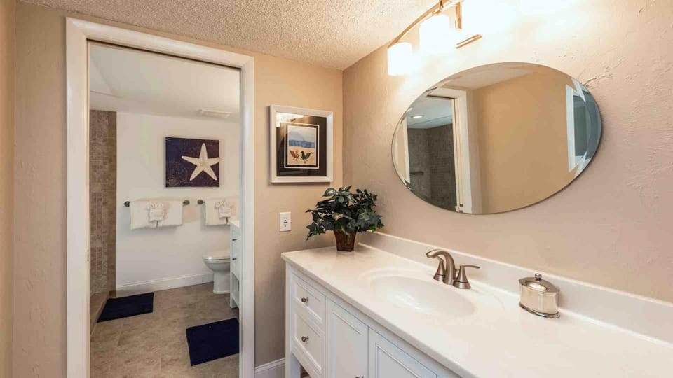 Follow The Sun by Last Key Realty Apartment in Key West
