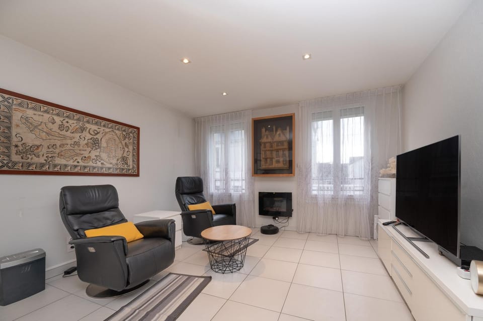 Property building, Living room