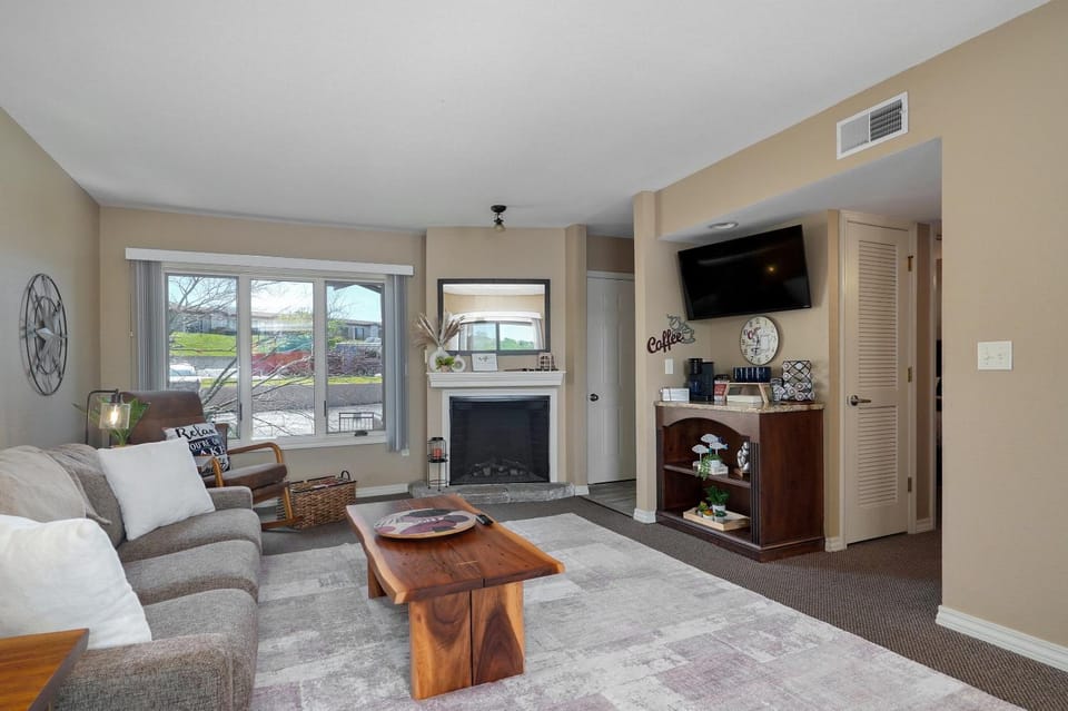 The Perch at Kimberling Crossing Apartment in Kimberling City