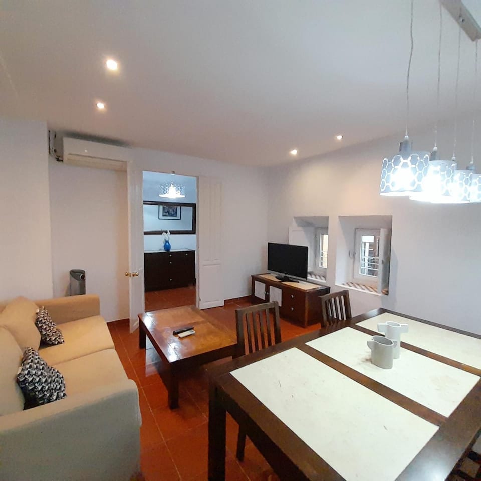 Communal lounge/ TV room, Dining area