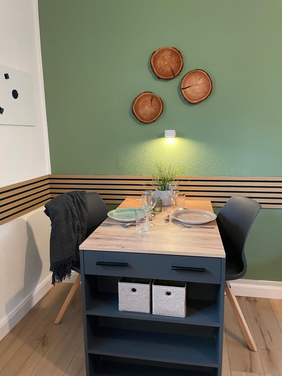 Seating area, Dining area