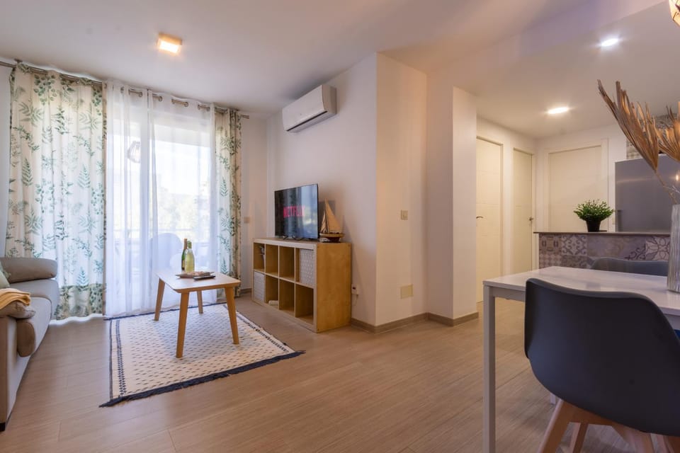 Apartamento moderno con piscina comunitaria cerca del aeropuerto Apartment in Alacantí