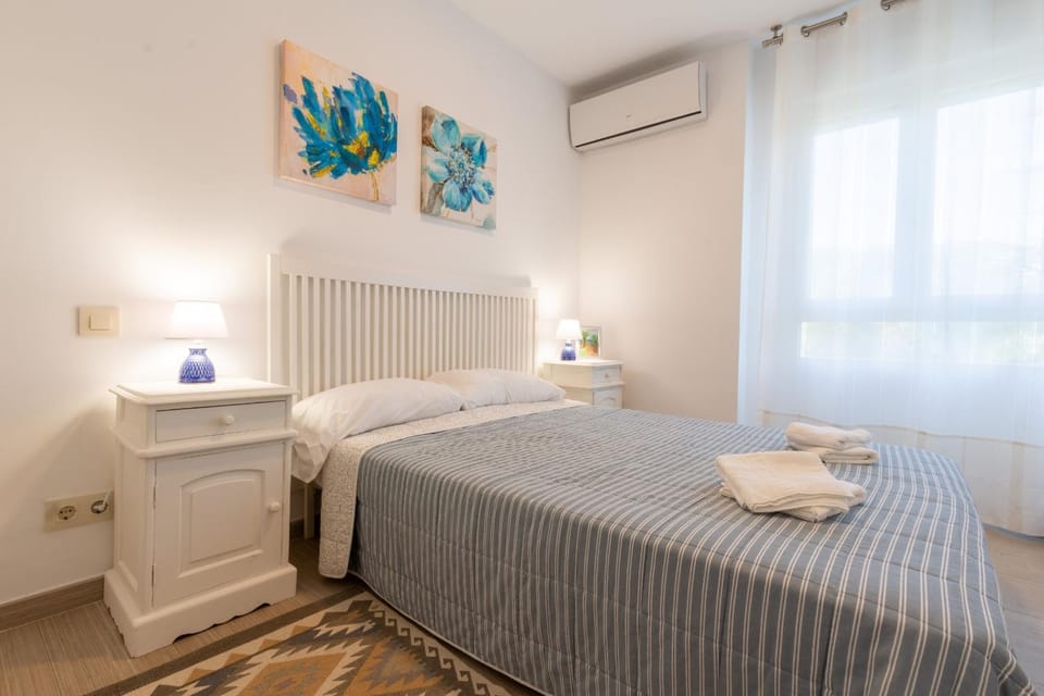 Apartamento moderno con piscina comunitaria cerca del aeropuerto Apartment in Alacantí