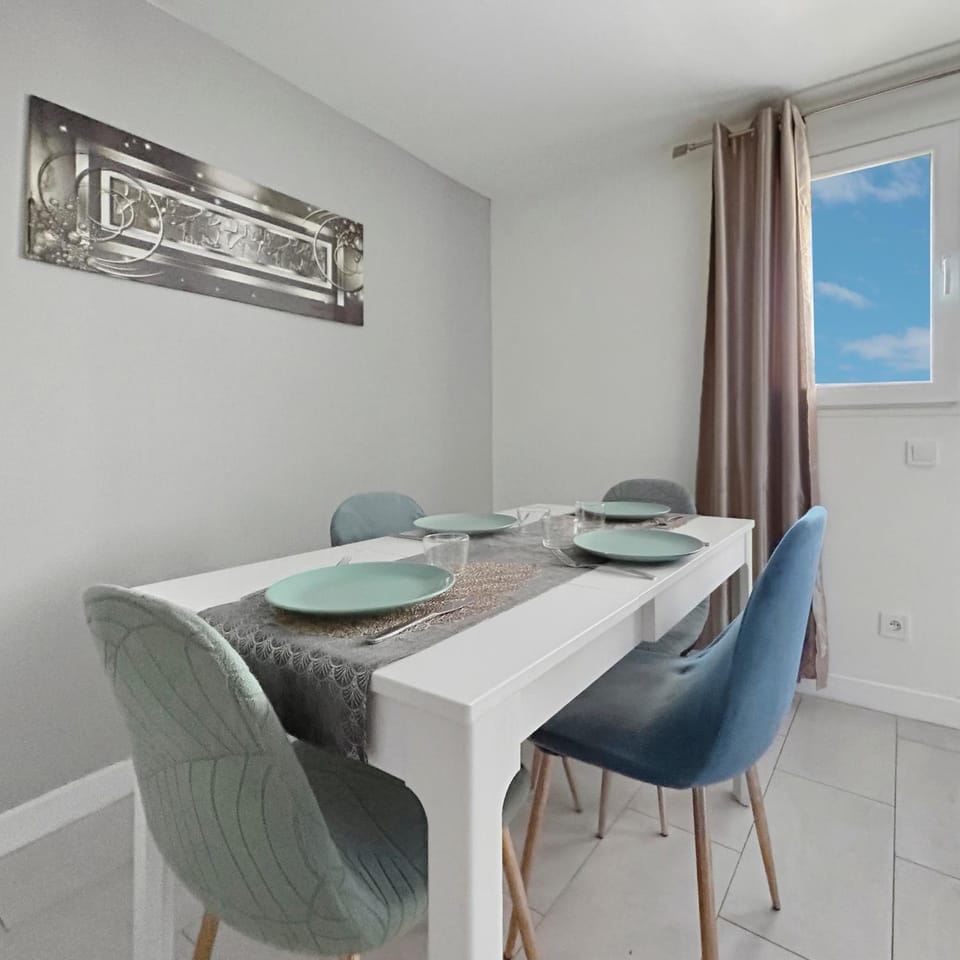 Appart rénové, proche des commerces & transports Apartment in Île-de-France