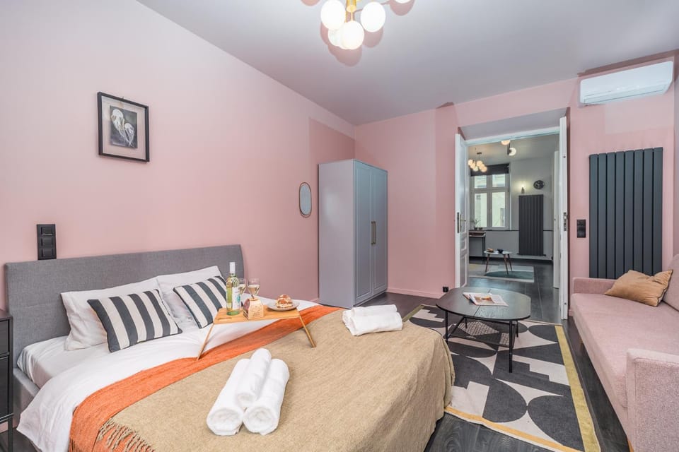 Bed, Photo of the whole room, Bedroom, towels, wardrobe