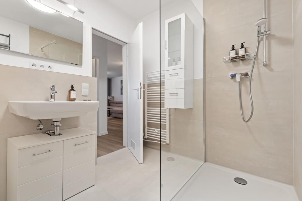 Shower, Bathroom