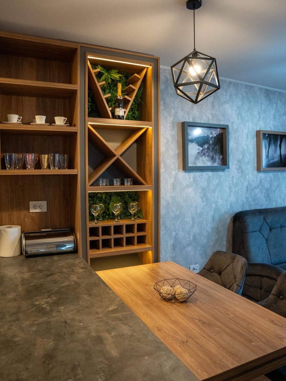 Seating area, Dining area