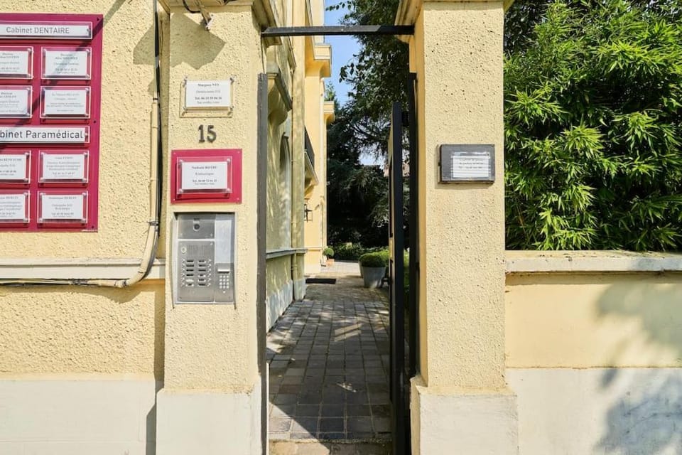 Appartement cosy proche du tram avec parking privé Apartment in Hauts-de-France