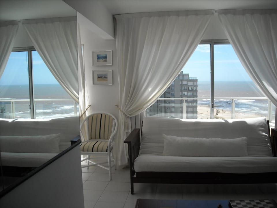 Living room, Sea view