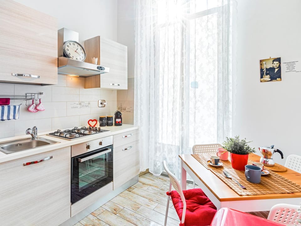 Kitchen or kitchenette, Photo of the whole room, Dining area, Lunch, pet friendly, stove, kitchen, kitchen, air conditioner