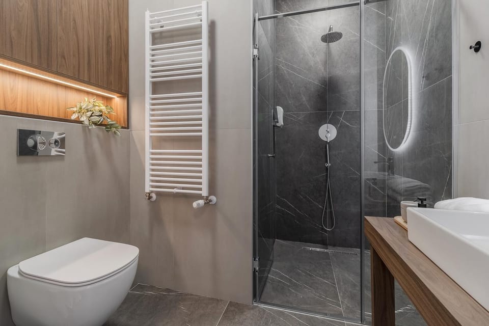 Shower, Toilet, Bathroom