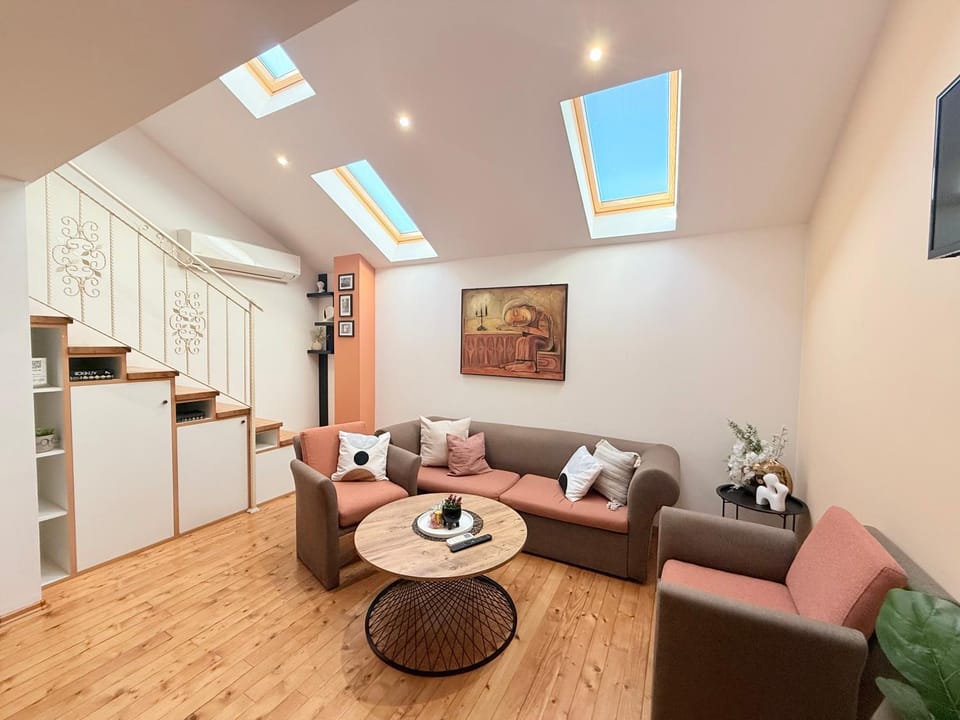 Living room, Seating area