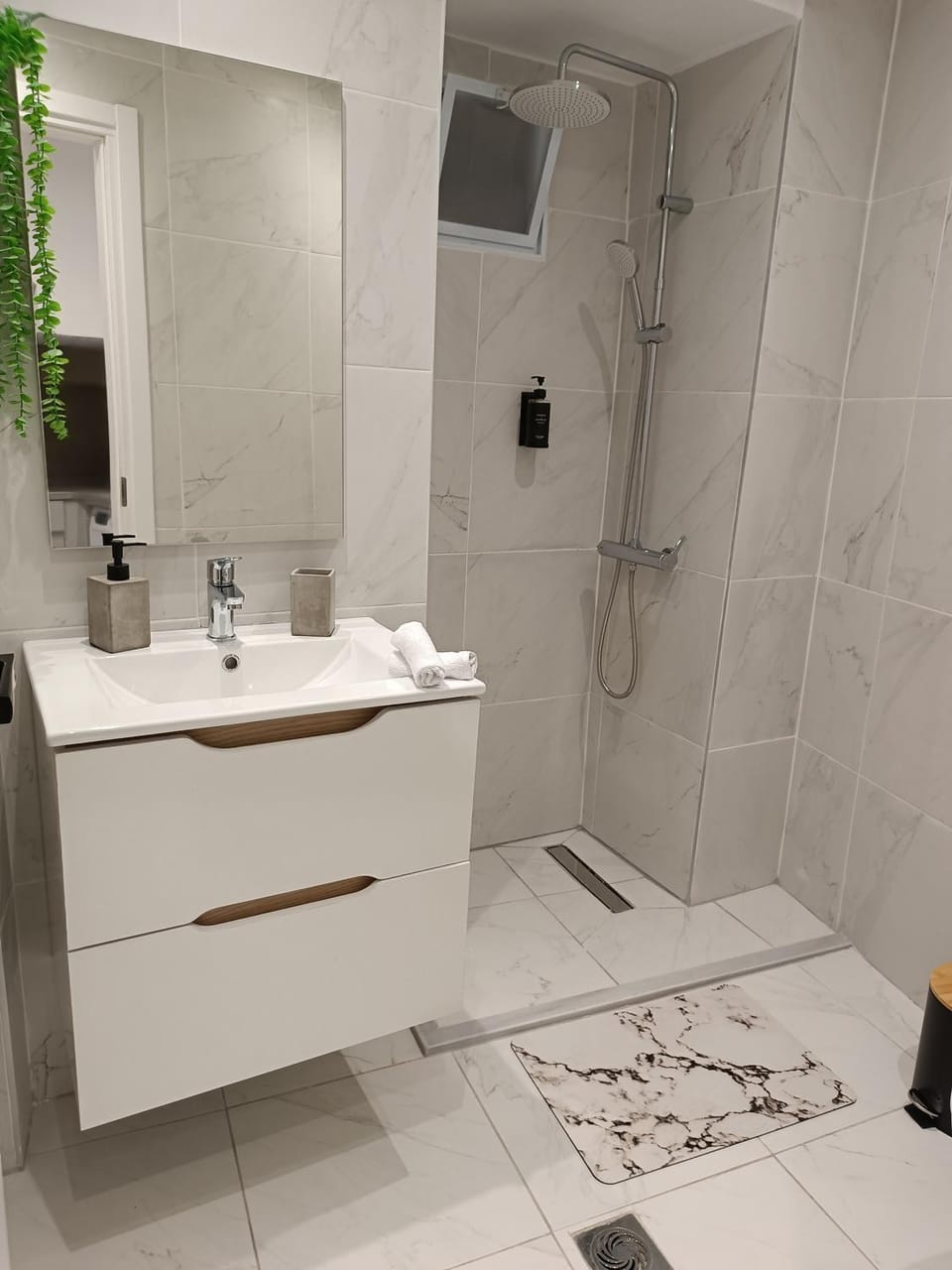Shower, Bathroom