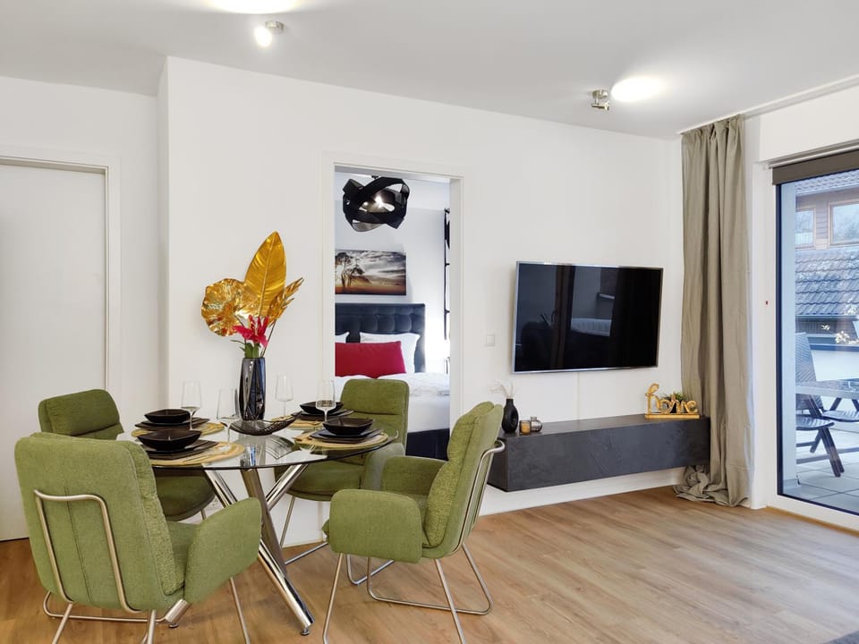 Living room, Dining area